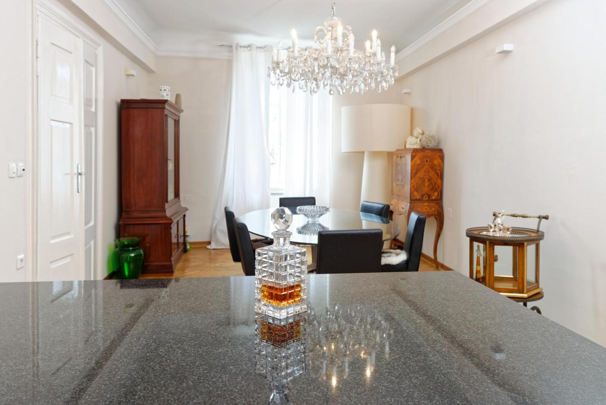 Neoclassical Luxury Apartment Ljubljana Exterior photo