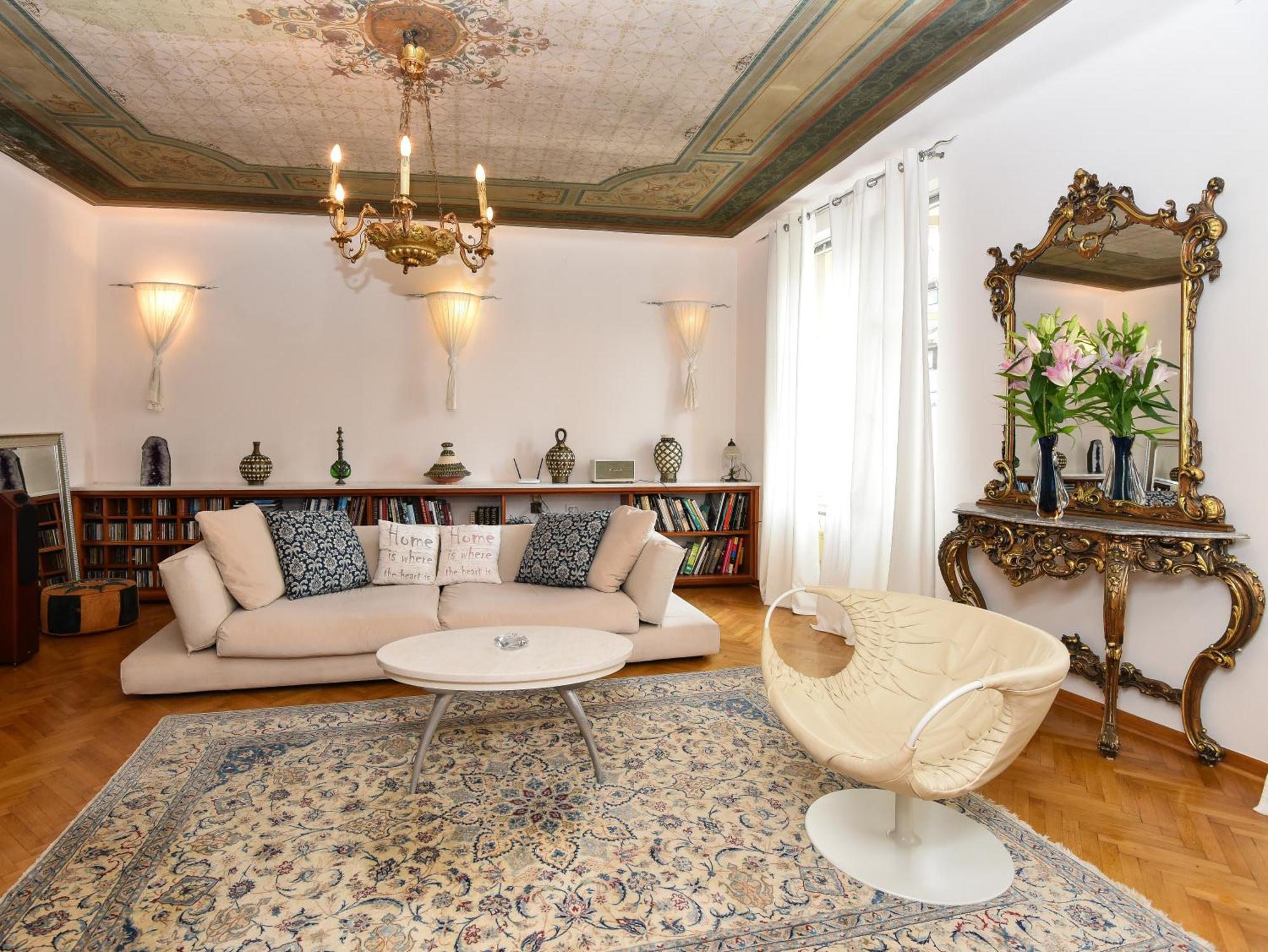 Neoclassical Luxury Apartment Ljubljana Exterior photo
