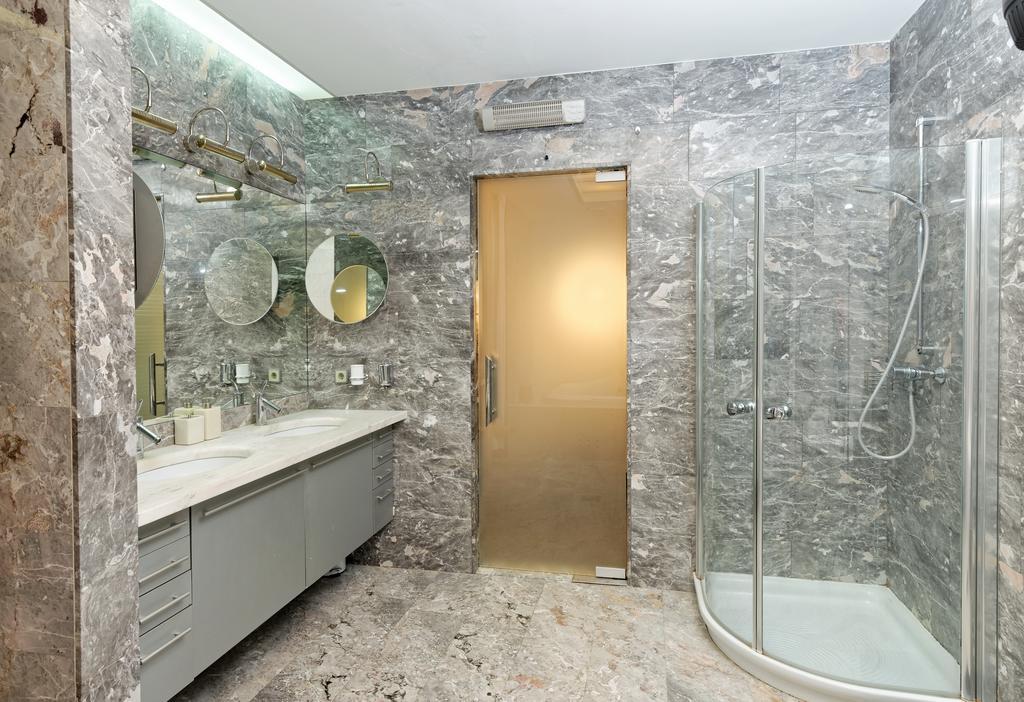 Neoclassical Luxury Apartment Ljubljana Exterior photo